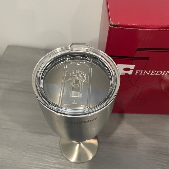 FineDine Premium Stainless Insulated Steel Wine Glasses 12 Oz. – Set of 2 - Picture 4 of 6
